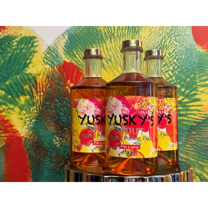 Yusky's spiritueux à base de Cognac, pomme, fleur